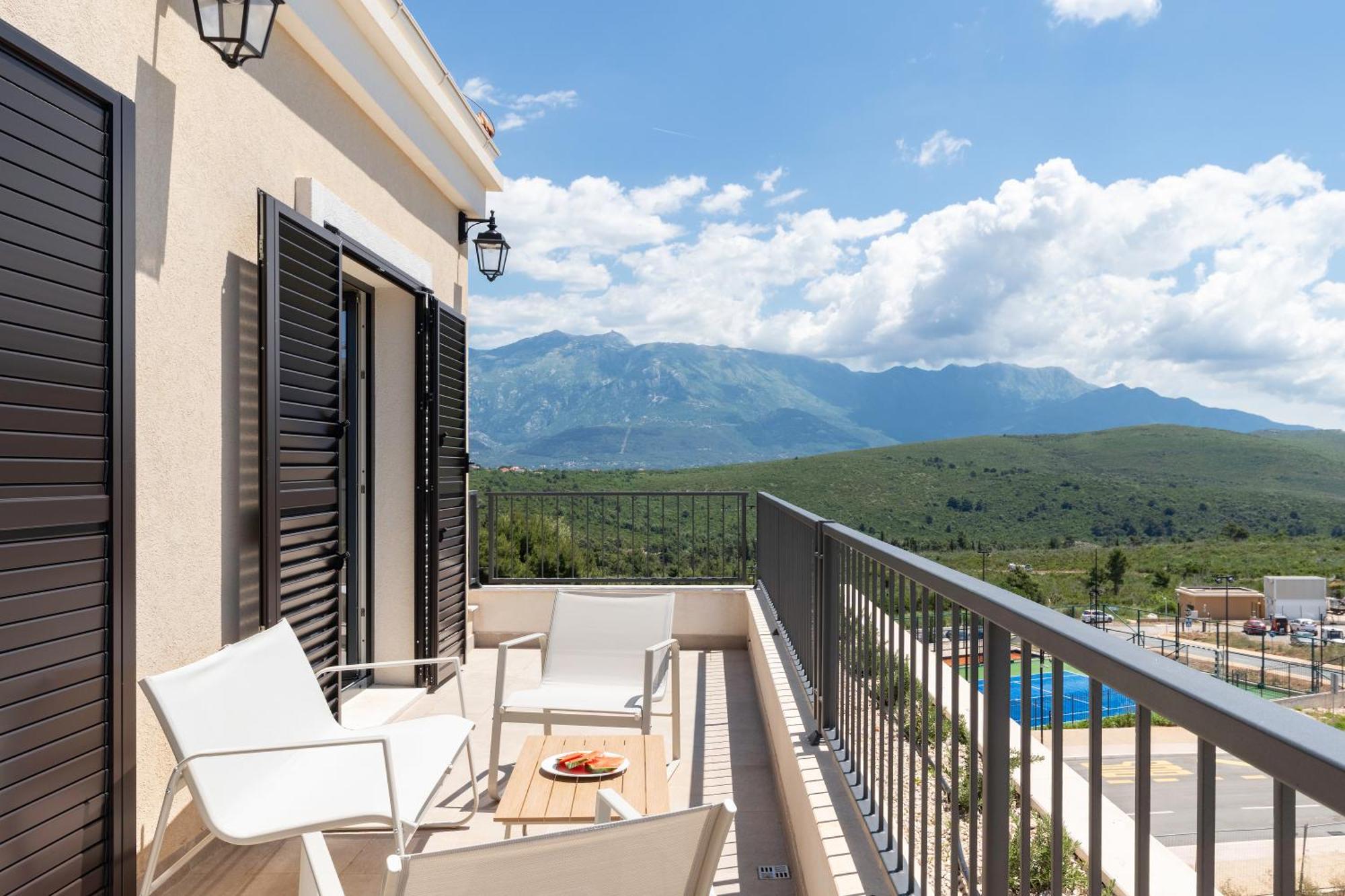 Lustica Apartments Central Tivat Exterior photo